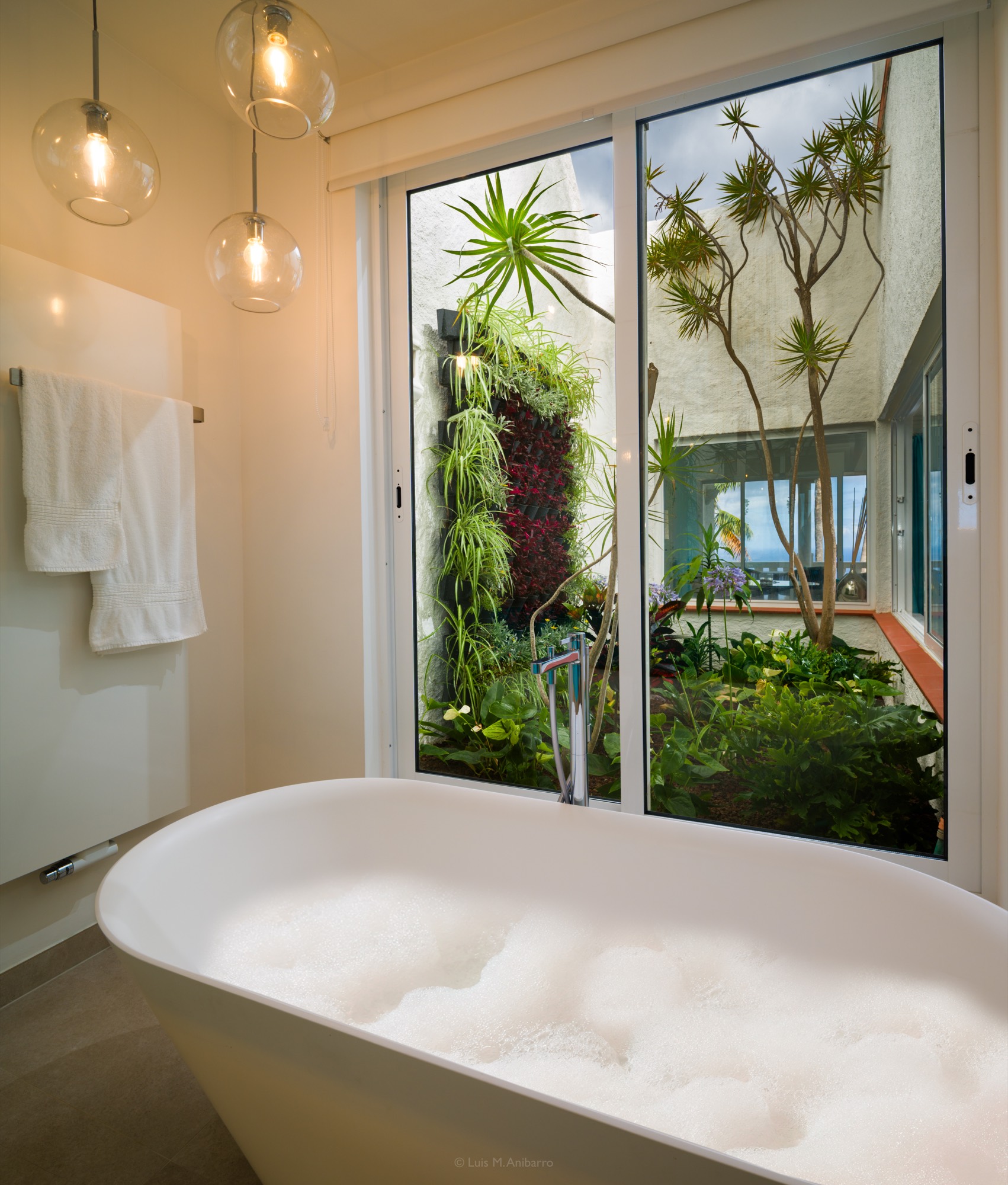 Casa Hibisco Bad mit Gartenblick